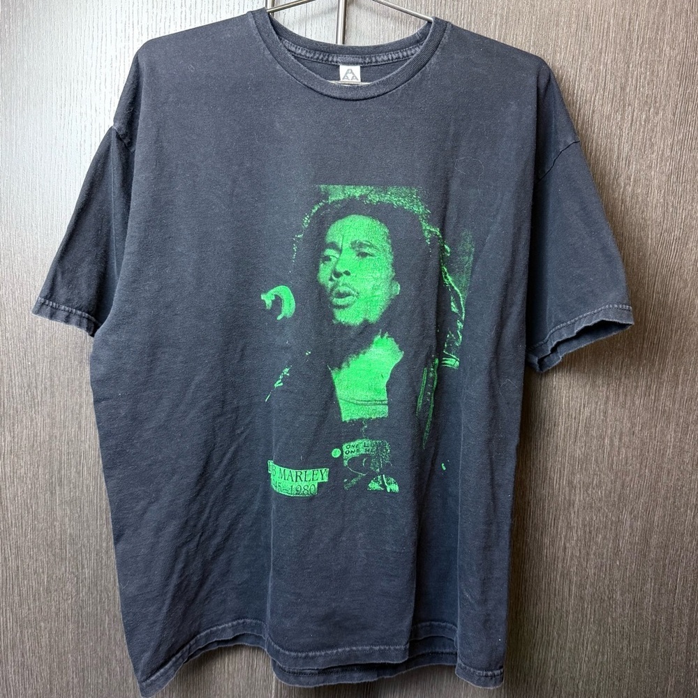 Bob Marley T-shirt *distressed*